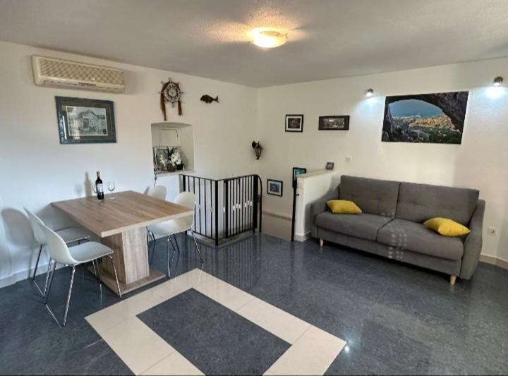 Apartmani Dalmacija Brela Buitenkant foto