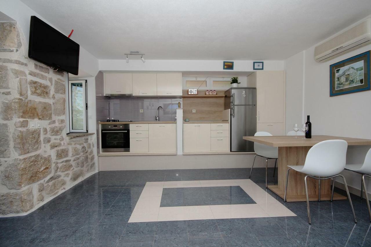 Apartmani Dalmacija Brela Buitenkant foto